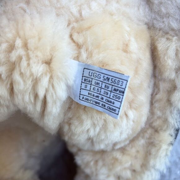 Ugg Zipper boots - Picture 6 of 9